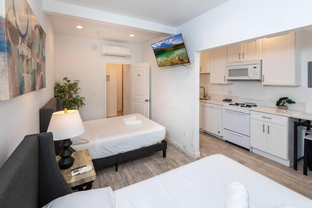 Modern Studio Gem: Perfect For Four Los Angeles Exterior foto